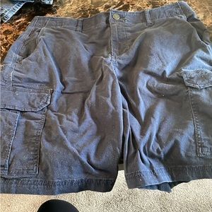 Men’s cargo shorts size 34